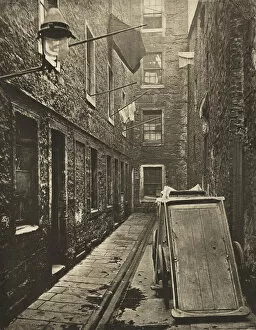 Alleyway Collection: Close No. 136 Saltmarket, 1868. Creator: Thomas Annan