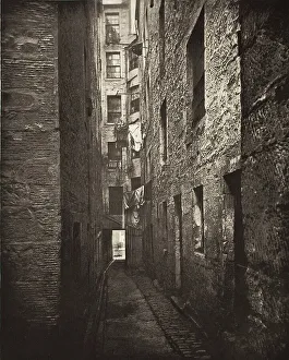Alley Prints: Close No. 148 High Street (#5), Printed 1900. Creator: Thomas Annan
