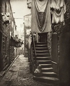 Alley Prints: Close No. 193 High Street (#9), Printed 1900. Creator: Thomas Annan
