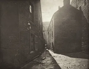 Alley Prints: Close No. 267 High Street (#41), Printed 1900. Creator: Thomas Annan