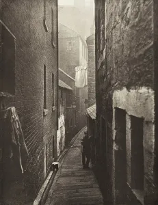 Alley Prints: Close No. 28 Saltmarket (#25), Printed 1900. Creator: Thomas Annan