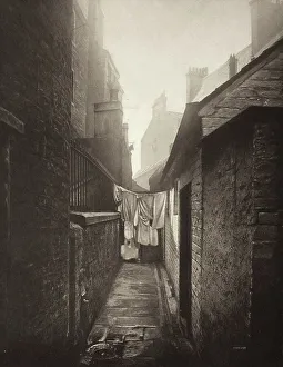 Alley Prints: Close No. 29 Bridgegate (#42), Printed 1900. Creator: Thomas Annan