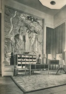 A Collectors Study, c1925