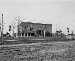 Spa Town Prints: Colonial Hotel, Mt. Clemens, between 1880 and 1899. Creator: Unknown