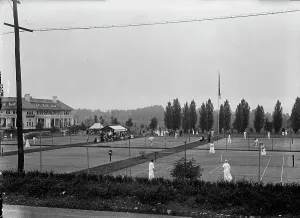 Tennis Court Prints: Columbia Country Club - Tennis Courts