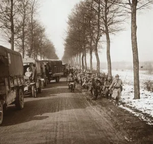 Column of trucks and troops, Somme-Tourbe, northern France, c1914-c1918 Column of trucks and troops, Somme-Tourbe, northern France, c1914-c1918