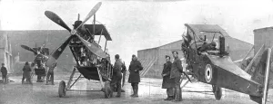 Repair Prints: Combat Aerien; Parmi les forces alliees aerienes; Montage d'areoplanes repares dans un