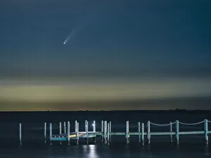 Comet Gallery: Comet Over The Bay. Creator: Eve Turek