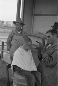 Scissors Prints: Community barber shop in Kern County migrant camp