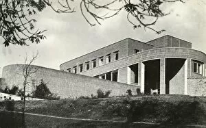 Cg Holme Gallery: The Contemporary Idiom Brick House at Hampstead, London, 1941. Creator: Unknown