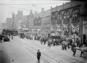Trams Prints: Convention crowd - Chicago, 1912. Creator: Bain News Service
