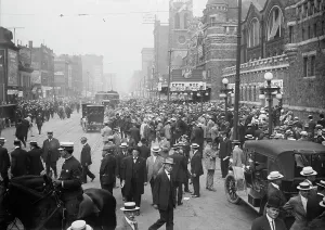 Trams Prints: Convention crowd - Chicago, 1912. Creator: Bain News Service