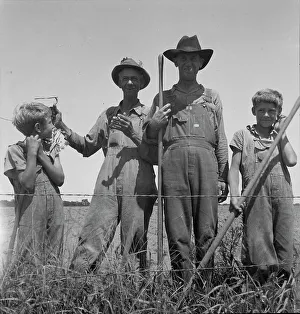 Southerner Prints: Cotton farmers near Oil City, Carter County, Oklahoma, 1937. Creator: Dorothea Lange
