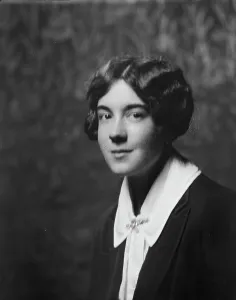Cotton, May, Miss, portrait photograph, 1924 July 24. Creator: Arnold Genthe