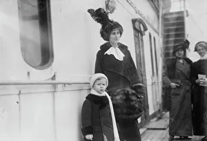 Coats Prints: Countess de Bertier and son, between c1910 and c1915. Creator: Bain News Service