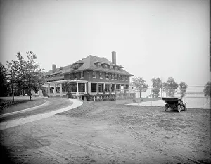 Club House Prints: Country club, Grosse Pointe, Mich. between 1900 and 1920. Creator: Unknown