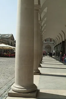 Cafes Collection: Covent Garden, 2005. Creator: Ethel Davies