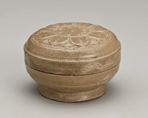 Designs Prints: Covered box, 618-906. Creator: Unknown