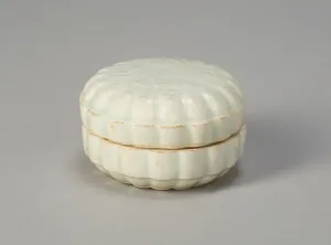 Covered Foliate Box with Stylized Flowers, Southern Song dynasty (1127-1279)