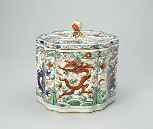 Covered Hexagonal Lobed Jar with Dragons Chasing a... Ming dynasty, Wanli reign