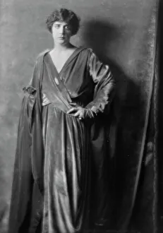Melodrama Prints: Cowl, Jane, Miss, portrait photograph, 1914 Dec. 30. Creator: Arnold Genthe