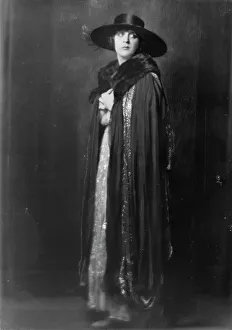 Jane Bailey Prints: Cowl, Jane, Miss, portrait photograph, 1917 Sept. 17. Creator: Arnold Genthe