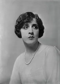 Jane Bailey Prints: Cowl, Jane, Miss, portrait photograph, 1918 Oct. 14. Creator: Arnold Genthe