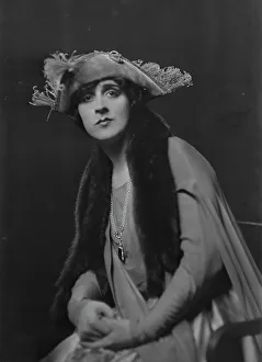 Cowl, Jane, Miss, portrait photograph, 1918 Oct. 14. Creator: Arnold Genthe