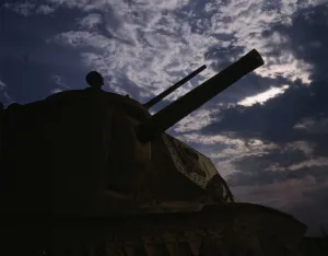 Military Base Gallery: The crew of an M-3 tank learn all the ways of causing trouble for the Axis...Fort Knox, Ky, 1942