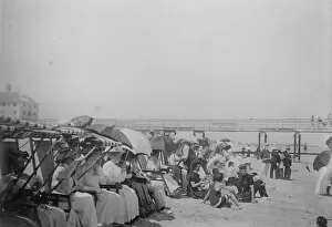 Deck Chair Prints: Crowd on beach for motor boat races, Palm Beach, 1910. Creator: Bain News Service