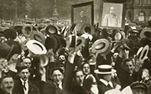 Emperor Of Germany Gallery: Crowd celebrating the Kaisers proclamation of war against Great Britain, Berlin, 4 August, 1914