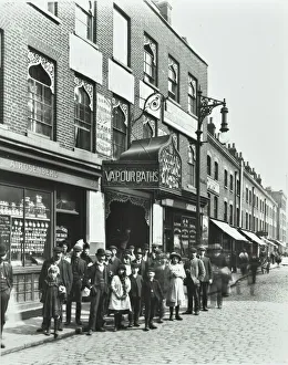 Streetlighting Prints: Crowd outside the Russian Vapour Baths, Brick Lane, Stepney, London, 1904