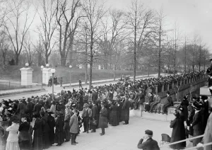 Wilson Thomas Woodrow Prints: Crowd at White House, between c1910 and c1915. Creator: Bain News Service