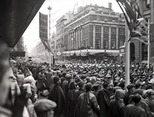 Patriotism Prints: Crowds watching the coronation procession of Queen Elizabeth II