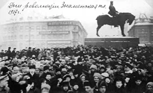 Images Dated 29th November 2008: Crowds on Znamenskaya Square, Petrograd, Russia, February Revolution, 1917