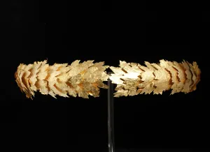 Apulian Prints: Crown with gold oak leaves, 2th century BC. Creator: Classical Antiquities