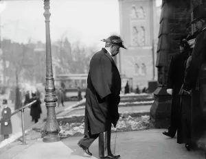 Street Lamp Prints: Cruz, Senor Don Anibal - His Funeral At St