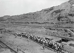 Engineers Prints: Culebra Cut, Culebra - Gang of 150 Men Shifting Track By Hand