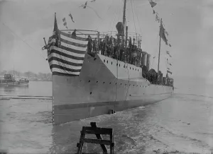 Launch Prints: CUSHING, between c1910 and c1915. Creator: Bain News Service