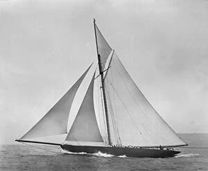 The Great Days of Yachting Collection: The cutter Shamrock beating to windward. Creator: Kirk & Sons of Cowes