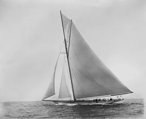 Americas Cup Gallery: The cutter Shamrock sailing close-hauled. Creator: Kirk & Sons of Cowes