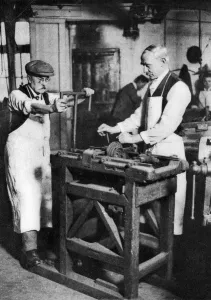 Vice Prints: Cutting a key barrel, London, 1926-1927