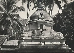 Kandy Gallery: Dagoba im Tempel des Heilgen Zahnes in Kandy, 1926