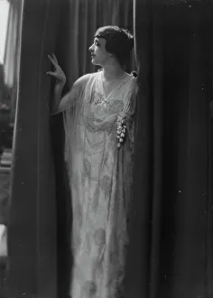 Silent Film Prints: Dalmores, Miss, portrait photograph, 1915 May 7. Creator: Arnold Genthe