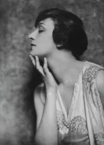 Silent Film Prints: Dalmores, Miss, portrait photograph, 1915 May 7. Creator: Arnold Genthe