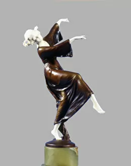 Images Dated 25th March 2015: Dancer in bronze and ivory