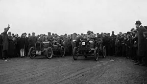 Darracq Gallery: Darracqs at 1902 Bexhill speed trials. Creator: Unknown