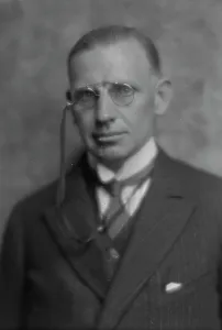 Pinstripe Prints: Davis, Hartley, Mr. portrait photograph, 1914 May 22. Creator: Arnold Genthe