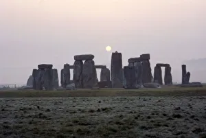 Dawn at Stonehenge, Wiltshire, c20th century. Artist: CM Dixon Dawn at Stonehenge, Wiltshire, c20th century. Artist: CM Dixon