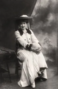 Decima Moore (1871-1964), English actress, 1907. Artist: Bassano Studio